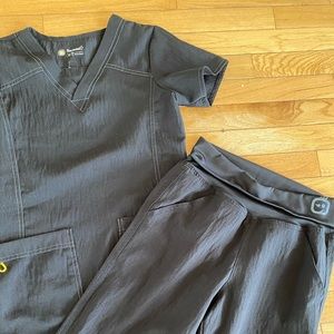 Wide leg Wink scrubs set